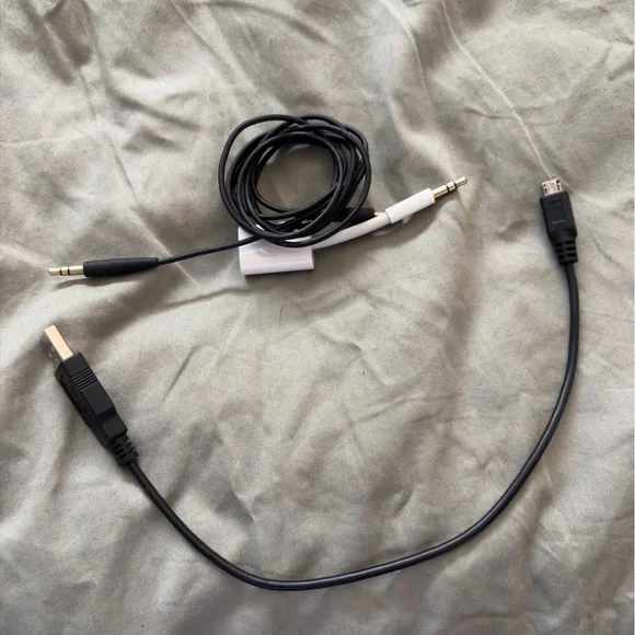 Bose QuietComfort 35 (Series I) Wireless Headphones, Noise Cancelling - Black - Picture 5 of 7